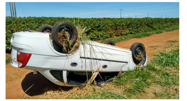 Veículos envolvidos nos acidentes de anteontem na rodovia