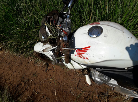 Veículo ficou danificado no acidente