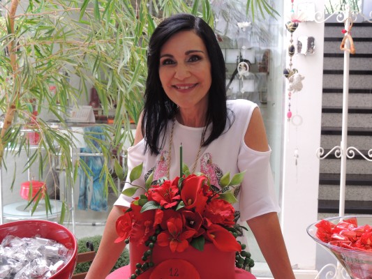 Antecipando festejos para a elegante socialite Norma Cury pela troca de idade que acontece no próximo sábado dia 22. O meu abraço acompanhado de admiração e votos de feliz idade nova!