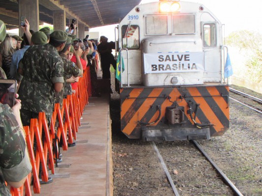 Batalhão Mauá participa da solenidade dos 50 anos da chegada dos trilhos a Brasília