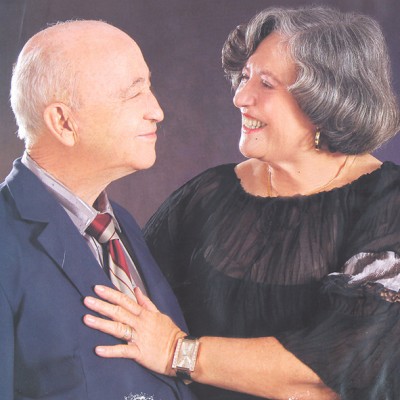 Onofre de Castro Ferreira completando seus 91 anos no dia 8 com a esposa Maria José 