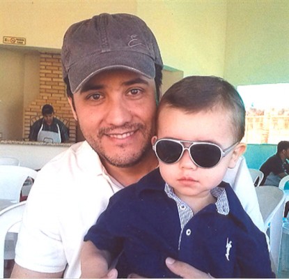 Renato Morais Marques, aniversariante do dia 10, com o filho Otávio Bernardes Monteiro