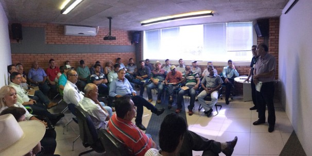 Prefeito visita Cooperativa de Crédito Rural de Araguari