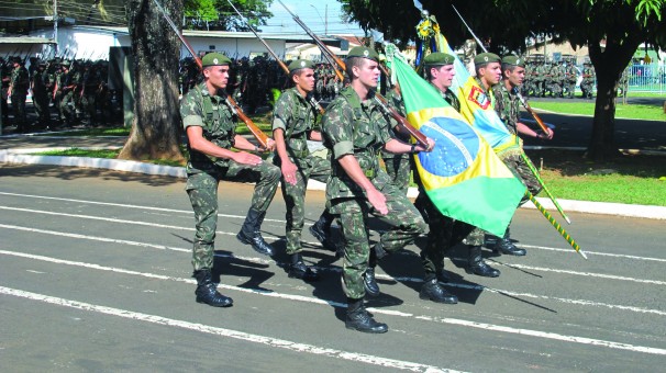 Tradicional formatura celebrou o Dia do Exército