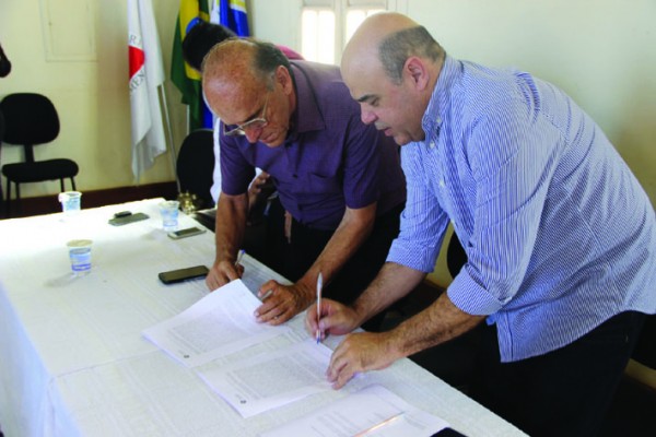 Termo de cooperação mútua entre o município e COHAB/MG foi assinado no mês de fevereiro