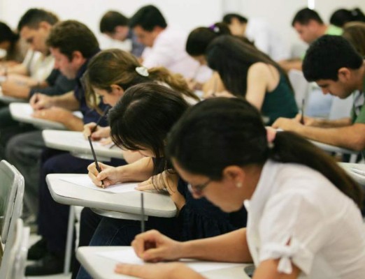 Os aprovados receberão um salário mínimo e a jornada de trabalho será de 6 horas diárias