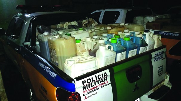 Ação apreendeu 1.680 litros de agrotóxicos ilegais