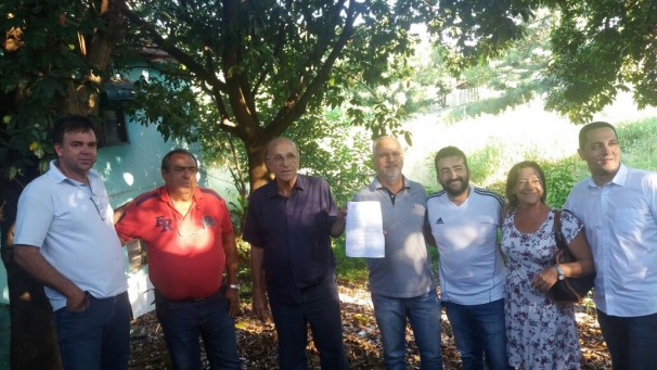 Representantes do Executivo e Legislativo avaliam local onde será edificada a nova sede da Câmara Municipal