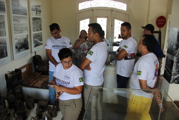 Prefeitura de Araguari recebe representantes de Projeto de Cidadania de empresa local 