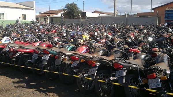 Veículos apreendidos foram encaminhados ao pátio credenciado