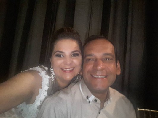 Leonel Nogueira Messias, aniversariante do dia 25, ao lado da esposa Flávia