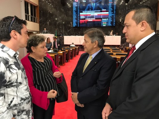 Edis em reunião com representante do Conselho Municipal dos Direitos da Mulher, Terezinha Avelar