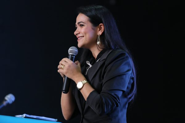 Diretora Administrativa e Desenvolvimento Andréia A. Ávila Alves e Silva