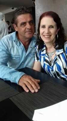 Renan Queiroz aniversariante do dia 14, com a esposa Kelma Damasceno