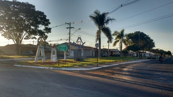 O trabalho visa deixar as entradas da cidade mais bonitas