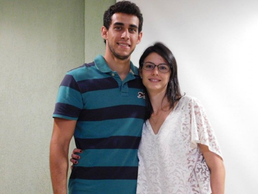 Ana Letícia Strona aniversariante de hoje, acompanhada pelo namorado Iago Borges