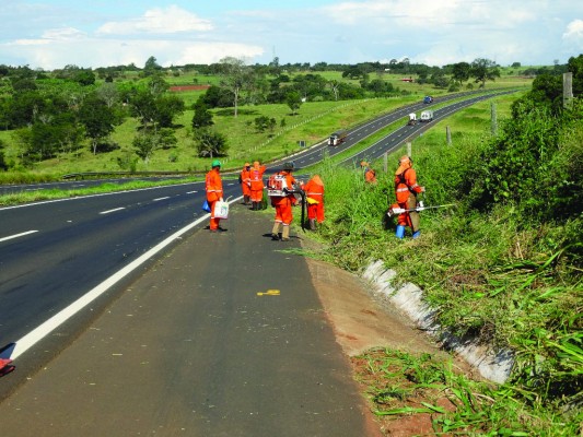 Trabalhos de melhorias na pista ocorrem durante a semana