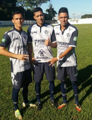 Willian Júnior, Maurício e Murilo, autor do gol da vitória ** Divulgação 