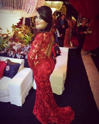 Hoje, 1º, quem canta parabéns é a bela Dra. Bárbara Mendes. O meu abraço e votos de felicidades, muita saúde e sucesso. Vida longa!