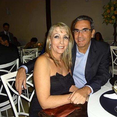 Luiz Antonio Bernardino Ribeiro aniversariante do dia 26, com a esposa Ana Maria Santiago 