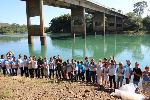 A 3ª edição do Peixamento foi promovida no rio Paranaíba, nesta sexta-feira