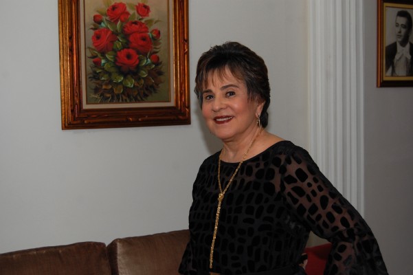 Hoje, 22, a troca de idade acontece para a elegante primeira-dama da Comunicação Vanda Monteiro Amaral. Festejar o aniversário de D. Vanda é levantar um brinde à sua finesse, serenidade, sabedoria, impecável elegância e claro, aos anos de vida com saúde e abençoados ao lado da bonita família e dos milhares de amigos que coleciona. Um dia lindo de alegrias e uma vida inteira de felicidades para esta querida! Parabéns!