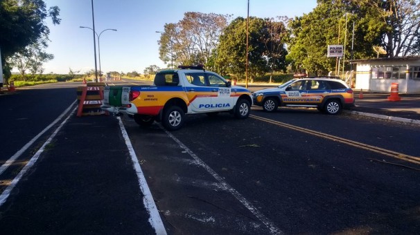 Operação visou o combate ao transporte clandestino de passageiros, tráfico de drogas e tráfico de animais silvestres