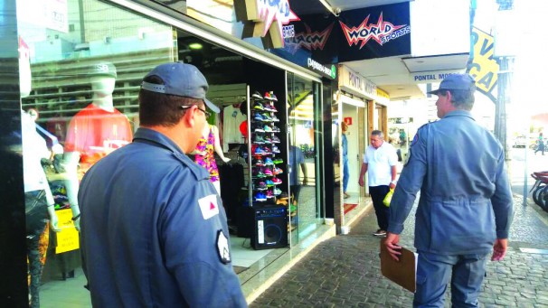 Lojas do centro da cidade foram visitadas pelo Corpo de Bombeiros nessa quinta-feira