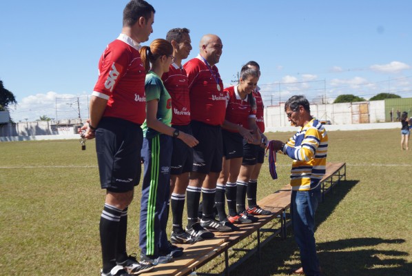 Arbitragem da decisão recebe homenagem da LAF ** Adriano Souza/Gazeta do Triângulo