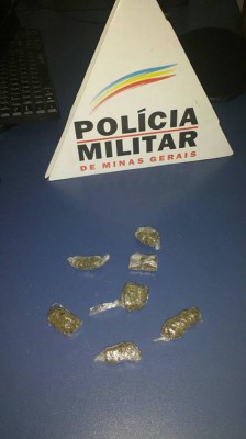PM encontrou substância semelhante à maconha na residência do adolescente