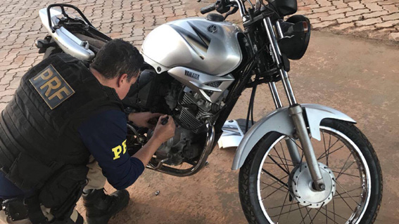 Veículo estava com identificação adulterada ** PRF 