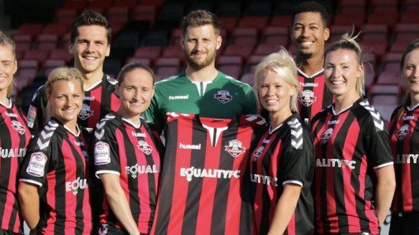 Time inglês anuncia que irá igualar salários de homens e mulheres *Divulgação