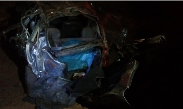 Chevrolet/Classic capotou com sete pessoas