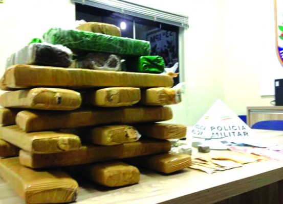Substâncias apreendidas foram encaminhadas à delegacia