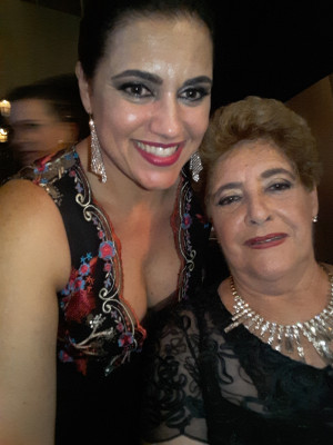 Áurea de Fátima Morais Vieira aniversariante do dia 24. Na foto com sua filha Lúcia Vieira da Silva a sua esquerda 