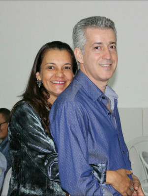 Edvaldo Peixoto Resende aniversariante do dia 30 com a esposa Lucilia 