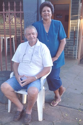 Homero Leandro, aniversariante de hoje ao lado da esposa Darci de Deus