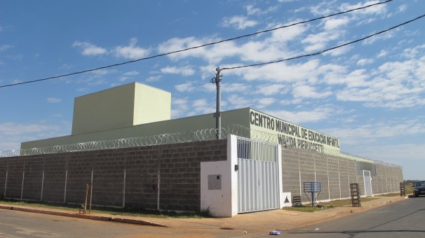 Unidades escolares foram inauguradas em março de 2016