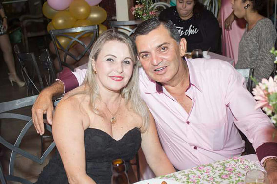 Adelino Deodoro de Carvalho aniversariante do dia 1º, ao lado da esposa Ivone Foglieni de Carvalho