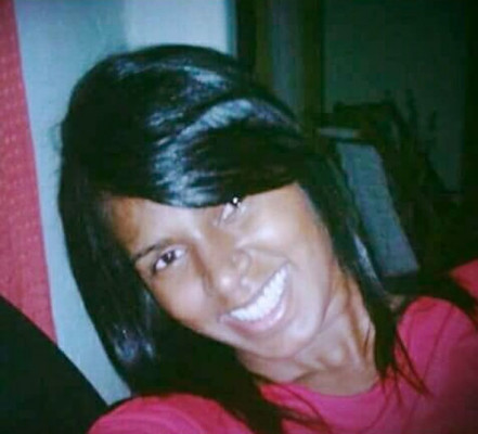 Amanda Vieira Silva de Almeida, aniversariante do dia 2 de outubro, recebe os cumprimentos dos pais Hilda e Mário, irmãos Rita de Cássia e Fabio Eduardo e sobrinhos Matheus Gabriel, Thiago Gabriel e Thiago Ruan