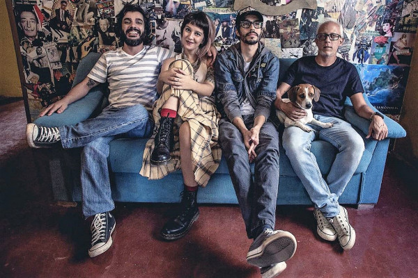 Com bagagem em festivais e nas maiores casas de show do país, banda Lava Divers lança seu primeiro trabalho