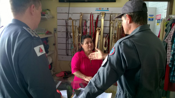 Bombeiros realizaram trabalho de conscientização nesta quarta-feira