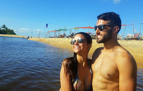 Bianca Abud aniversariante do dia 25, com o namorado Yuri Marra