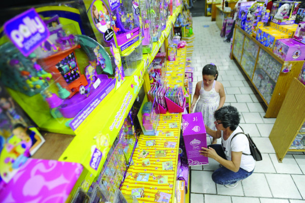 Logo após o Dia das Crianças, comerciantes voltam a atenção para as festas do final do ano