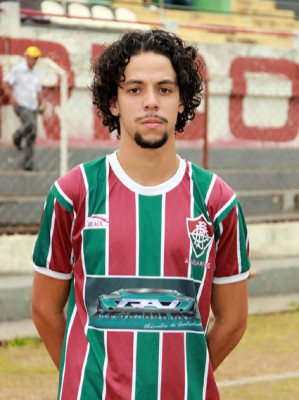 Ala direito Bruninho, do ARAFLU