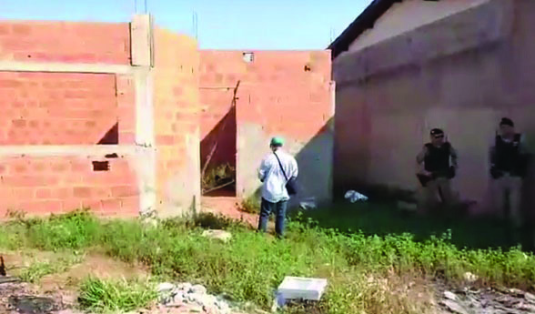 Corpo da vítima foi encontrado numa casa em construção, ontem pela manhã ** Divulgação