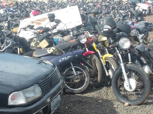 Veículos apreendidos foram encaminhados ao pátio credenciado