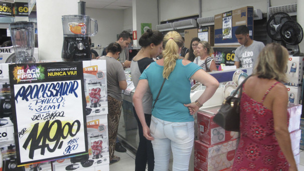 Representantes de loja apontam crescimento nas vendas 