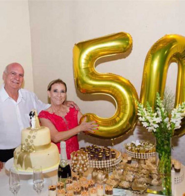 No último dia 28 de outubro foram comemoradas as Bodas de Ouro de Carmen e Walker Cassiano. Em reunião bem íntima com os familiares puderam desfrutar de um momento único na vida de um casal! Parabéns pelos 50 anos de união! 