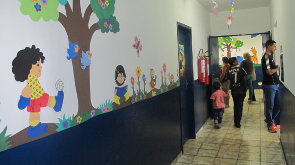 Vagas estão disponíveis para crianças entre 6 meses e 5 anos de idade